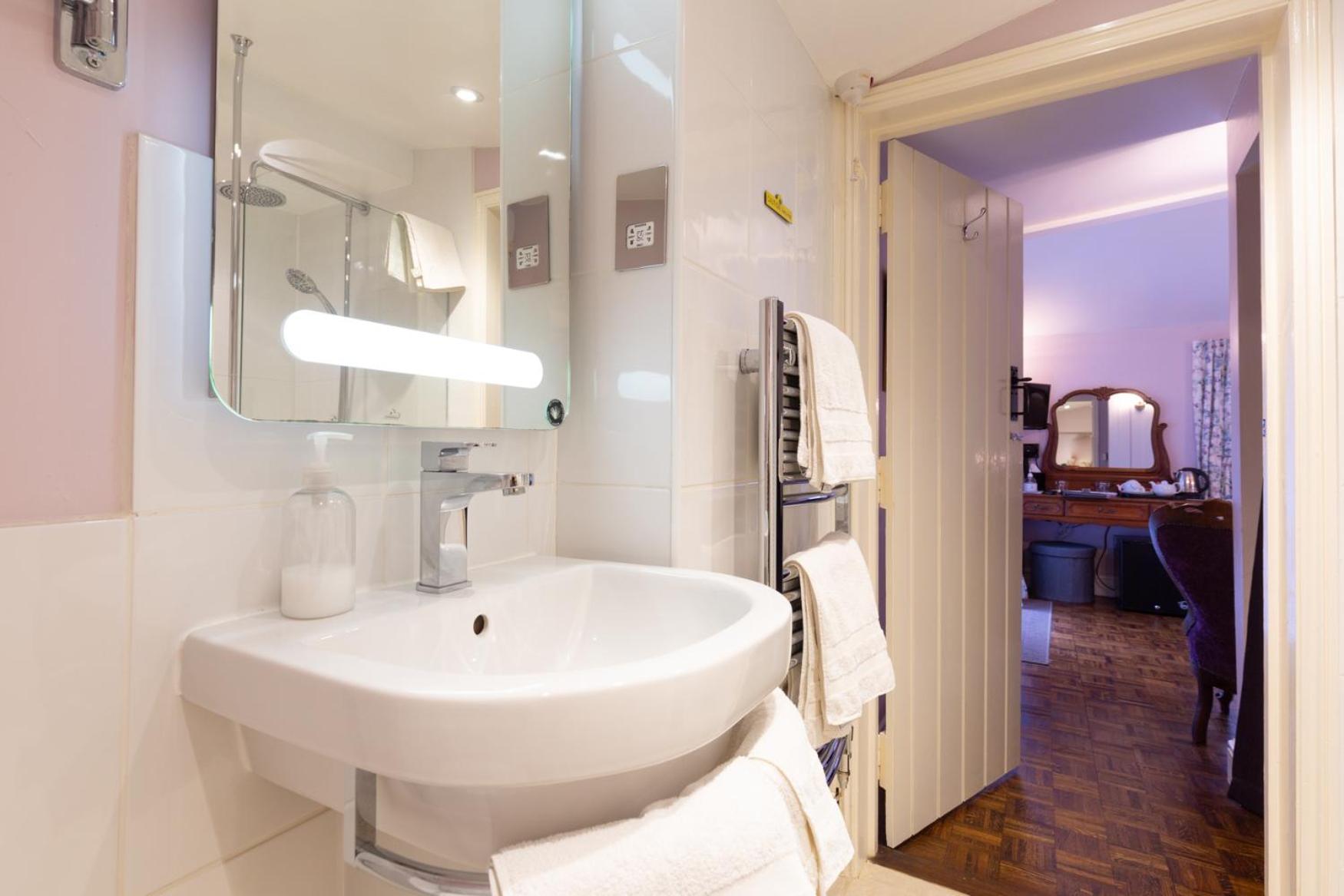 Frogs Hall B&B Eye  Luaran gambar