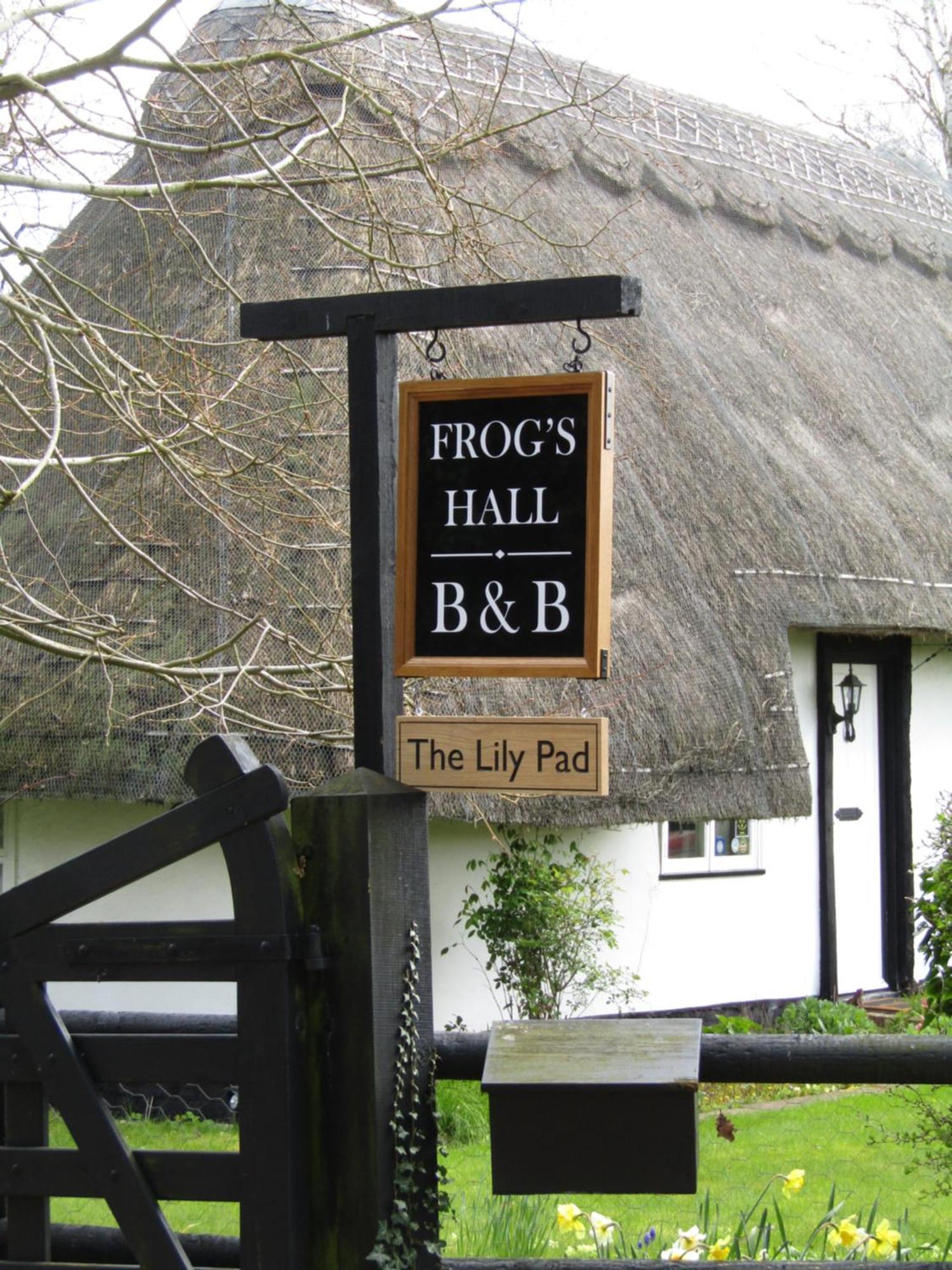 Frogs Hall B&B Eye  Luaran gambar